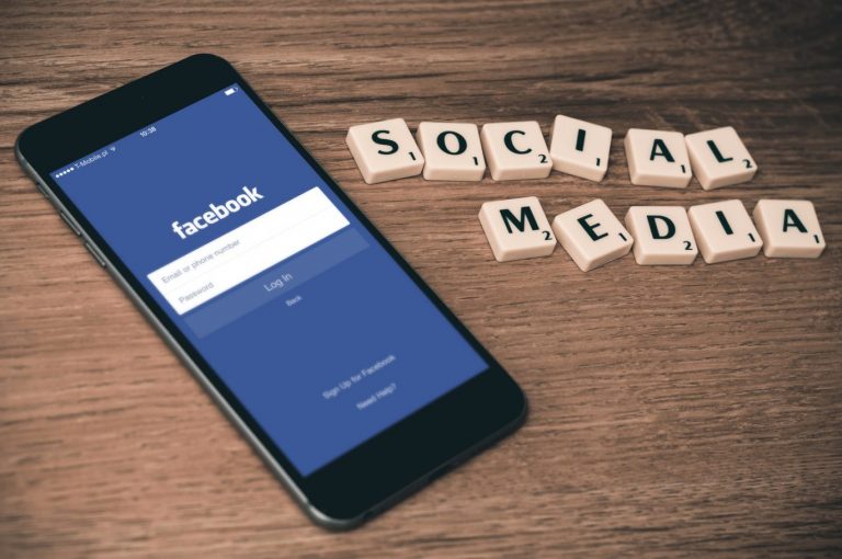 quảng cáo facebook